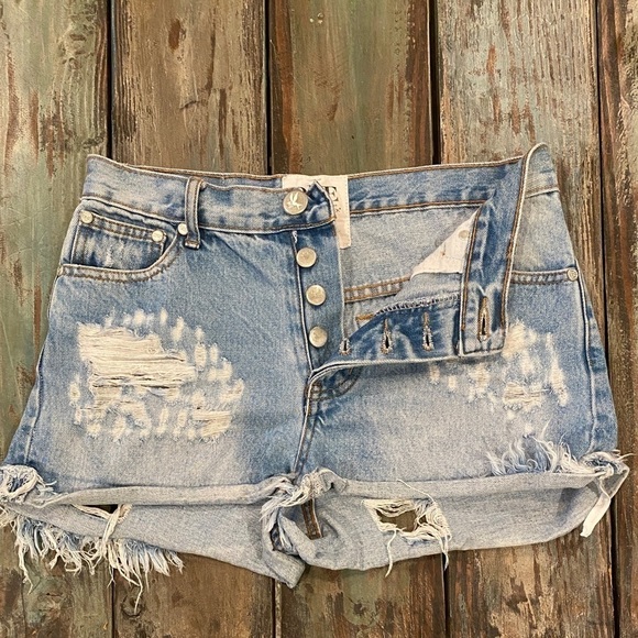One Teaspoon Sz 5 (27) Denim Shorts Hawks High Rise Destroyed Ripped Butt - Picture 12 of 12